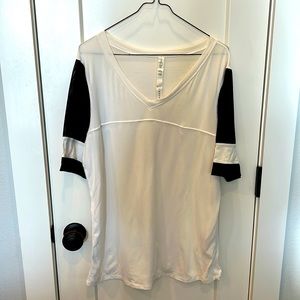 V-neck lululemon Jersey shirt